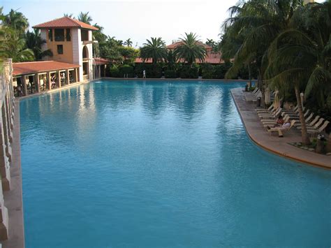 File:Pool Biltmore hotel coral gables florida.jpg
