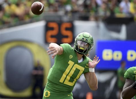 Oregon QB Justin Herbert will test Stanford on Saturday