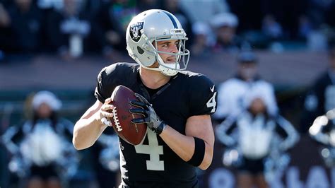 Raiders, QB Derek Carr agree to 5-year, $125M contract - ABC30 Fresno