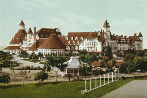 Haunted Hotel Coronado Has a Thanksgiving Ghost Story | The Hauntist | Destination America