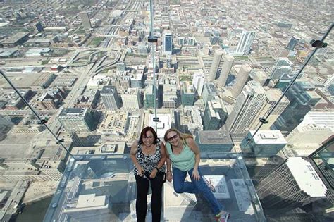 Skydeck Chicago: Daring the Glass Floor 103 Stories High