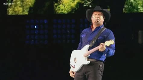 Garth Brooks concert tickets go on sale Friday | ktvb.com