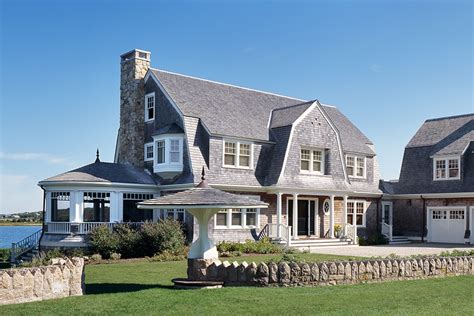 10 Classic Cape Cod Homes That Do Beach Decor Right