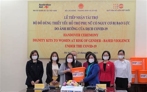 UNFPA provides 2,750 dignity kits to support women, girls at risk of violence