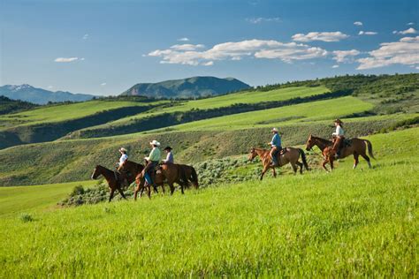 Saddleback Ranch | Snowmobile Guides and Rentals | Steamboat Springs, CO