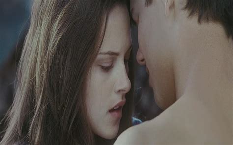 Bella and Jacob HOT Kiss!! - Jacob and Bella Image (17868502) - Fanpop