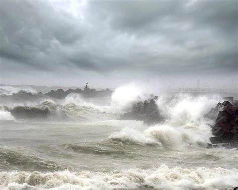 Cyclone Mokha : बांग्लादेश और म्यांमार के तटों से टकराया चक्रवात 'मोखा' - Cyclone Mokha hits the ...