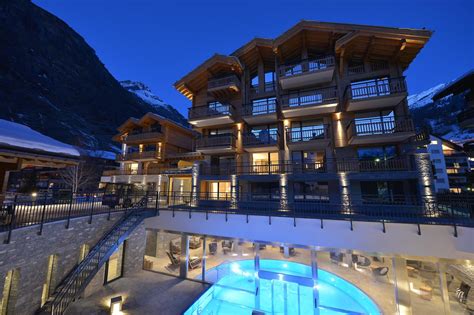 Best Zermatt hotels & chalets with outdoor swimming pool or Jacuzzi - Zermatt Luxury Hotels