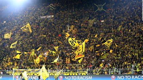 How 'yellow Wall' Boosts Soccer Stars - Borussia Dortmund Stadium Fans (#270553) - HD Wallpaper ...