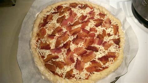 Easy Bacon Pizza - Mom With Cookies