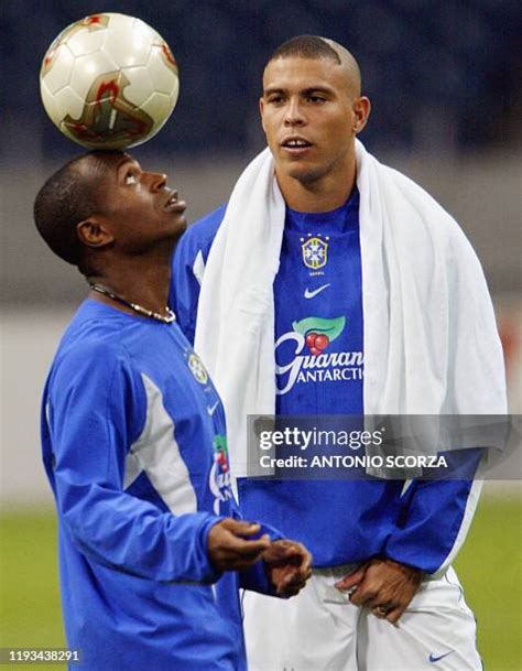 69 Ronaldo Nazario Soccer Player Injury Stock Photos, High-Res Pictures ...