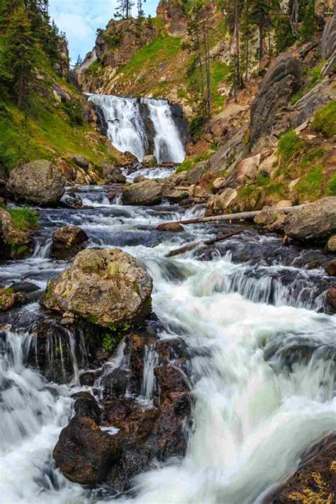 10 Best Waterfalls In Yellowstone National Park