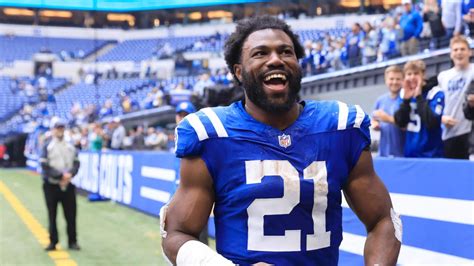 Colts' Jonathan Taylor Injury: Zack Moss to Step Up as Lead Running Back - BVM Sports