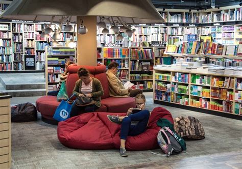 4 Interesting Things About Manhattan Public Library - usatales.com