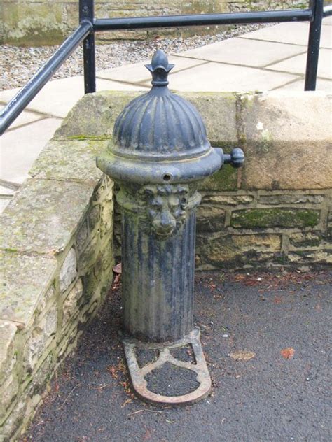 19th C cast iron water hydrant outside... © Mike Quinn cc-by-sa/2.0 :: Geograph Britain and Ireland
