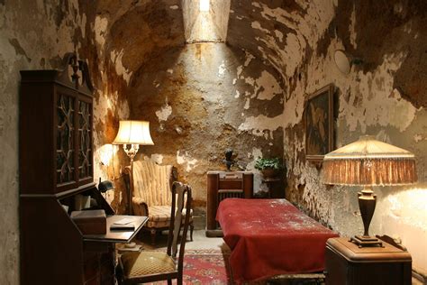 Al Capone's prison cell at Eastern State Penitentiary, PA : pics