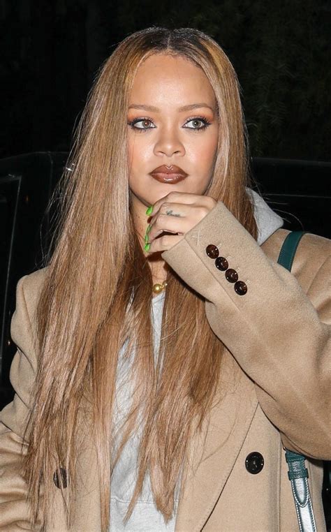 Rihanna Is The Latest Celeb To Hop On The Honey-Blonde Hair Trend