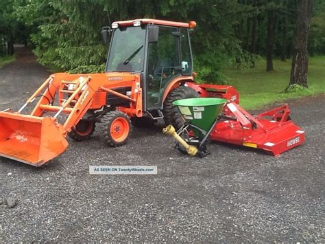 4x4 Kubota Loader Tractor / Attachments