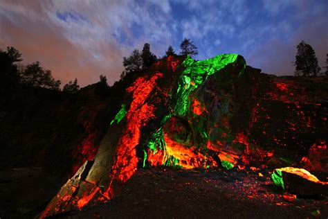 Fluorescence — The Sterling Hill Mining Museum