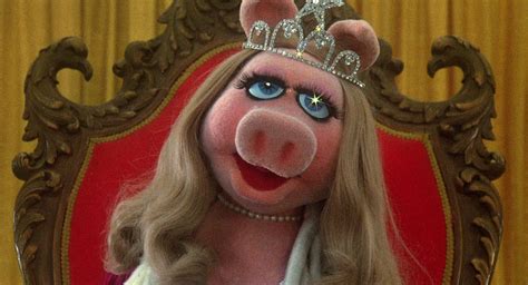 Miss Piggy Was Robbed of an Oscar in 1979 - ToughPigs