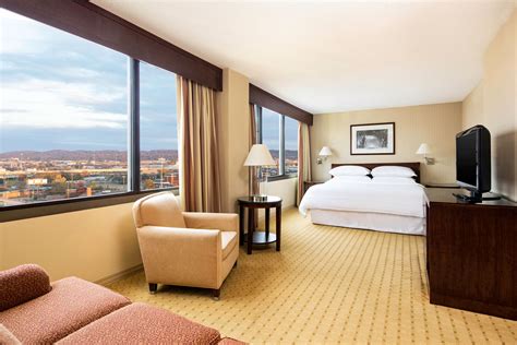 Hotel Room in Birmingham, AL | Sheraton Birmingham Hotel