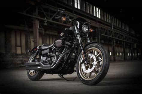 2017 Harley-Davidson Dyna Low Rider S Buyer's Guide | Specs & Price