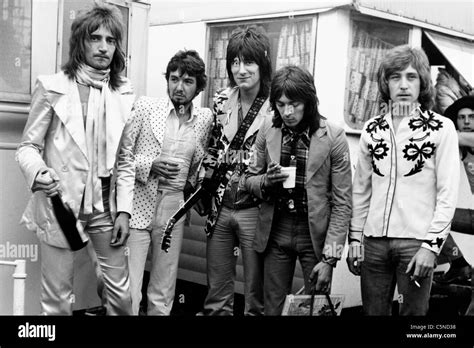 rod stewart, 1972, with the band faces Stock Photo - Alamy