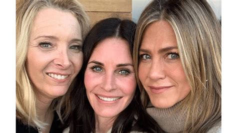 Courteney Cox has Friends reunion for 55th birthday - 8days