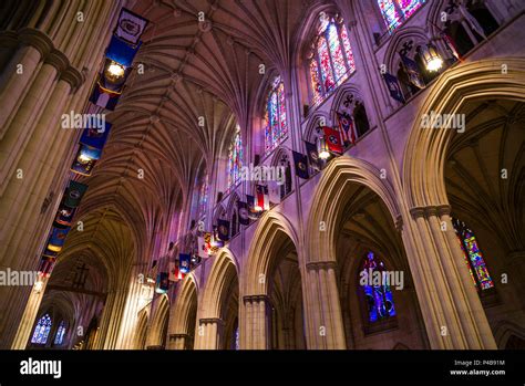 National cathedral interior washington hi-res stock photography and images - Alamy