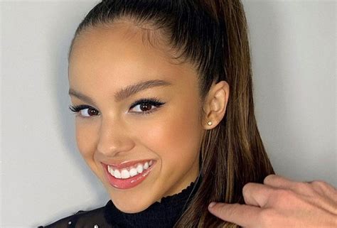 Olivia Rodrigo Makeup: Rodrigo's Best Beauty, Hair & Makeup Looks ...