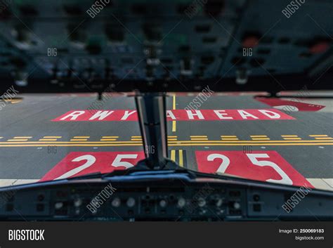 Commercial Airliner Image & Photo (Free Trial) | Bigstock