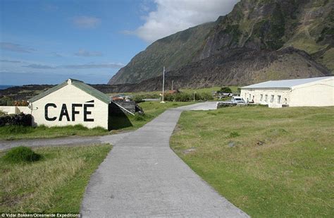 Tristan da Cunha: The world's most remote island | Tristan da cunha ...