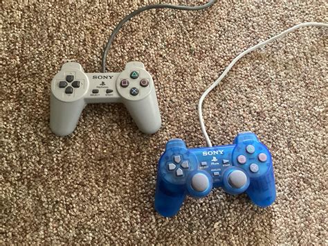 Which PlayStation 1 Controller do you think is better? And Why? : r/psx