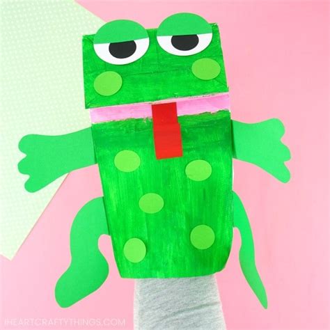 Paper Bag Frog Puppet With Pattern - I Heart Crafty Things