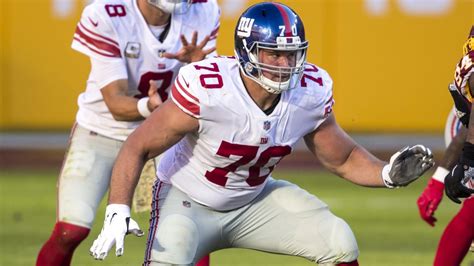 Giants cut cost with release of OL Kevin Zeitler