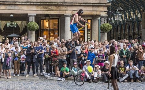 Top 5 places to see great street performances in London