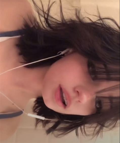 creds to @/drowninghampster on tiktok | Short hair styles, Short hair haircuts, Hair inspo color