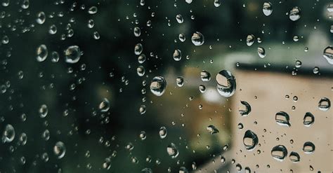 Water Droplets on a Glass Surface · Free Stock Photo