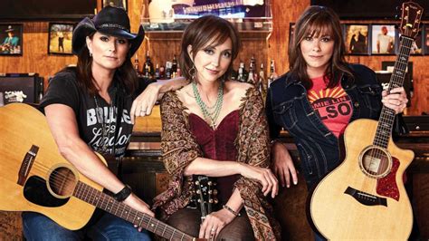 Trio of female country singers stroll down memory lane in "Chicks With ...