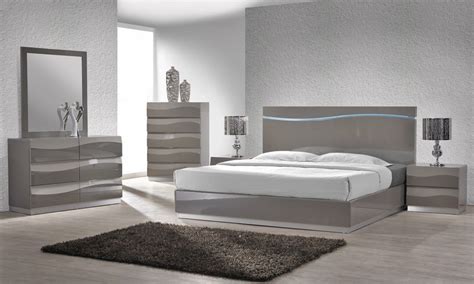 Lion Modern Grey Lacquered Platform Bedroom Set Star Modern Furniture