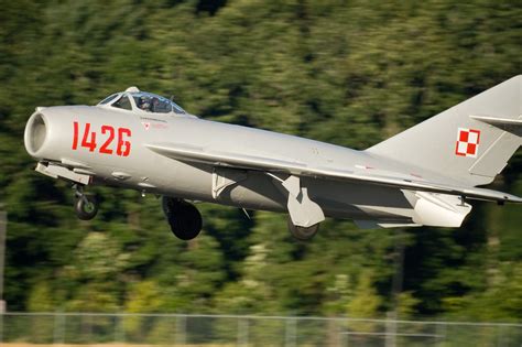 Mikoyan-Gurevich Mig-17/Lim 6 — Tillamook Air Museum