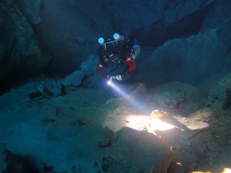 Shake Down Dive at Kilsby Sinkhole Mt Gambier, Australia – rEvo Rebreathers