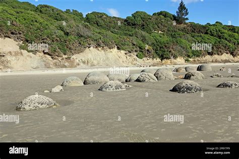 Koekohe Beach - Moeraki Boulders - New Zealand Stock Photo - Alamy