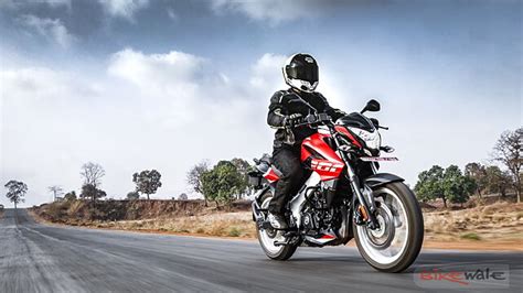 2021 Bajaj Pulsar NS200: Review Image Gallery - BikeWale