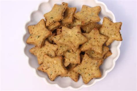 Tea Time Delight - Matar Masala Mathri Recipe