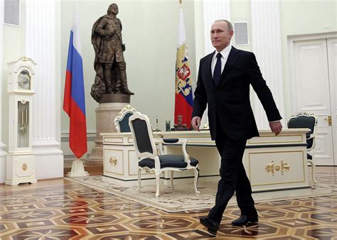 Vladimir Putin and other Russian leaders’ unusual gait.