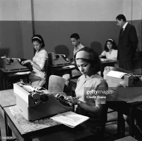 966 Typewriter 1950 Stock Photos, High-Res Pictures, and Images - Getty ...