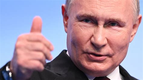Putin wins Russian election and talks about Navaln