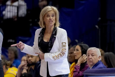 Former LSU stars sound off on Angel Reese-Kim Mulkey drama