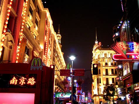 Nanjing Road Night View, Shopping in Shanghai - Easy Tour China